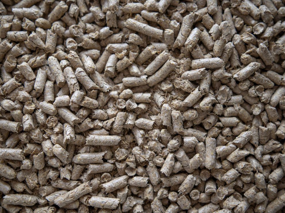 Oat hull bran pellets